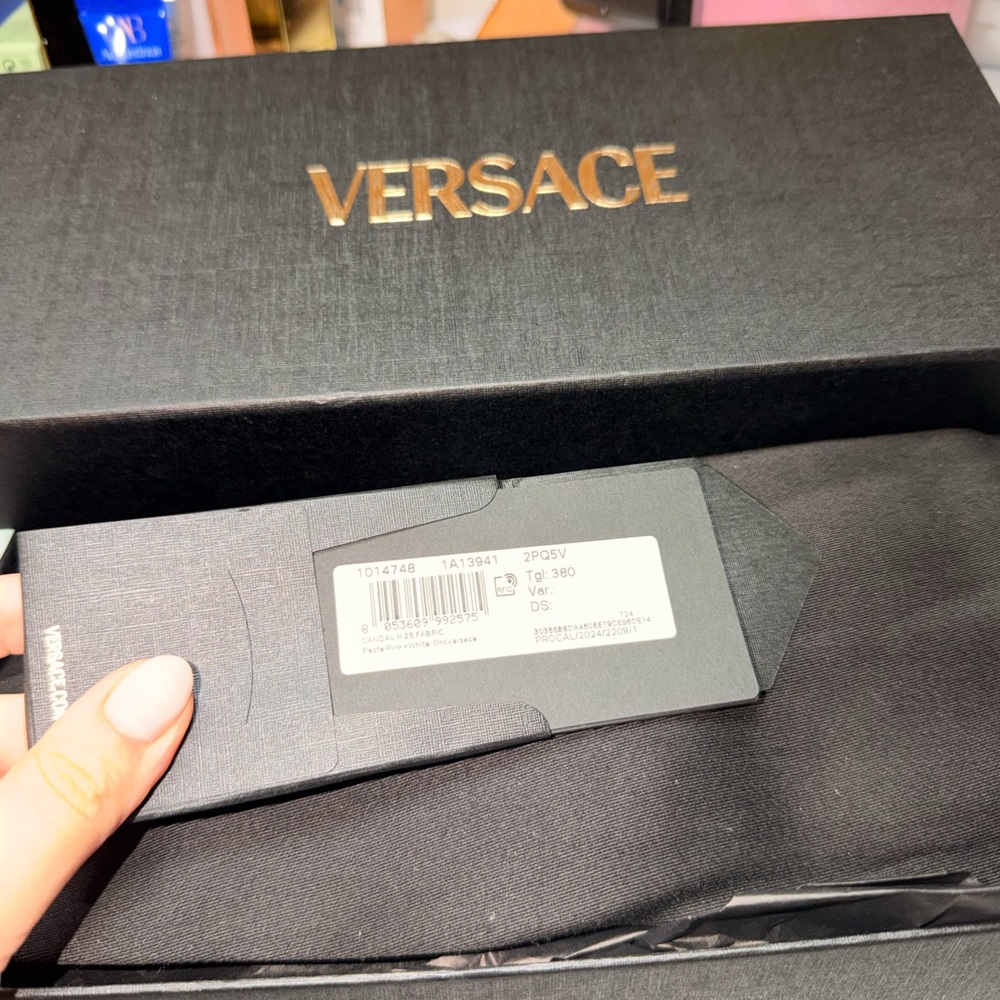 Versace Women's Pink Leather Gold Medusa Sandals Flip Flop Shoes US 8 IT 38 - Picture 8 of 8